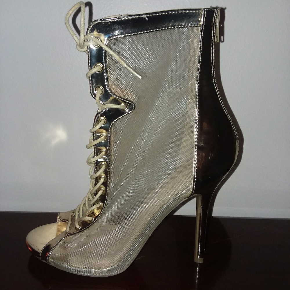 LACE UP MESH STILETTOS.